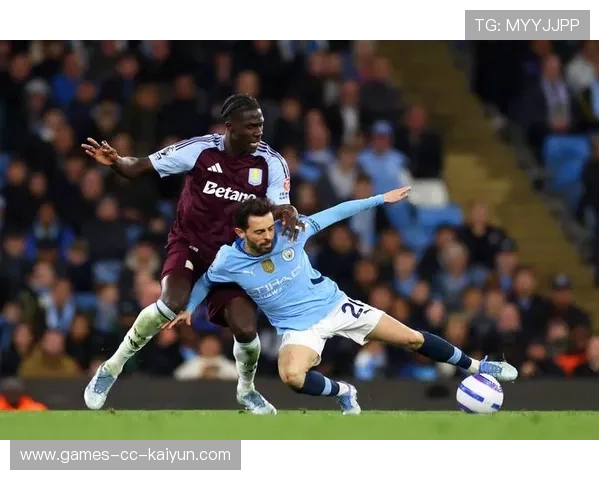 英超曼城中路组织流畅,连续渗透制造威胁