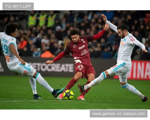 巴黎中场调度精准，法甲头名竞争持续白热化